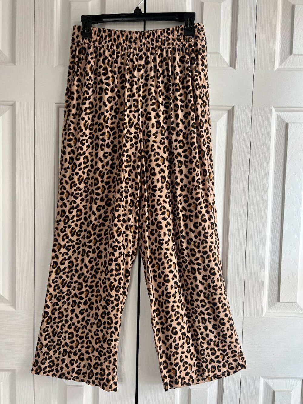H&M Pull-on Leopard Print Pants – Elastic Waist – Wide Leg – Like New - Picture 10 of 11